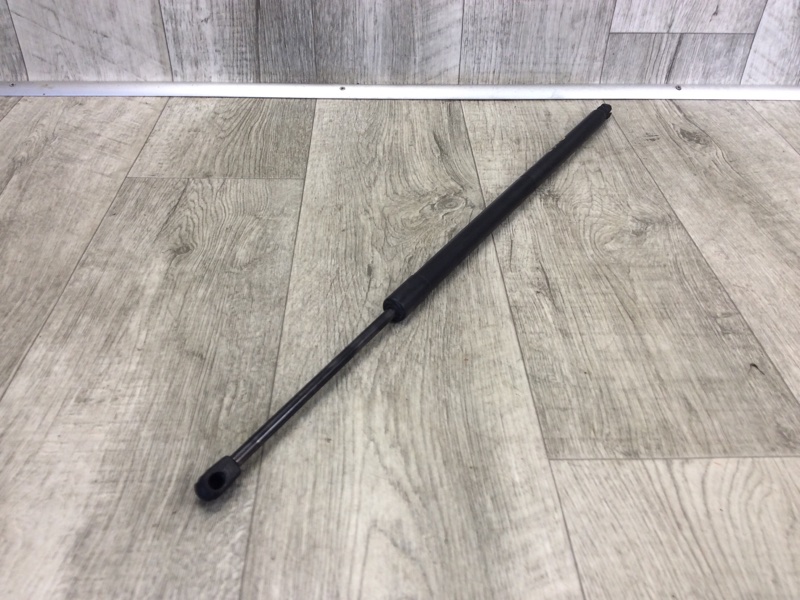 Амортизатор двери багажника правый FORD ESCAPE 12-19 TM2 2.5 T25HDEX Амортизатор двери багажника правый FORD ESCAPE 12-19 TM2 2.5 T25HDEX