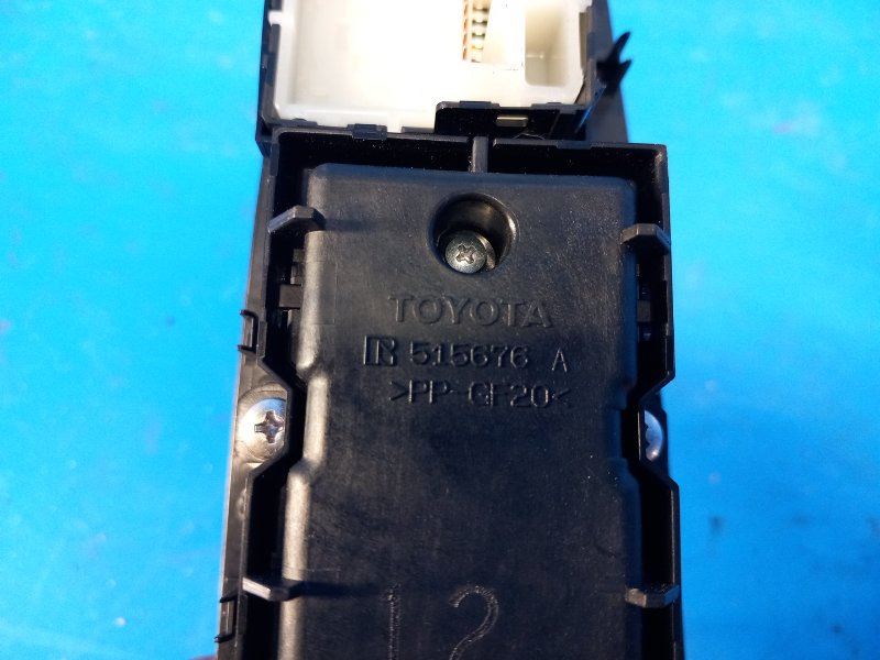 Блок управления стеклоподъемниками передний левый TOYOTA PRIUS 16- 1.8 2ZRFXE