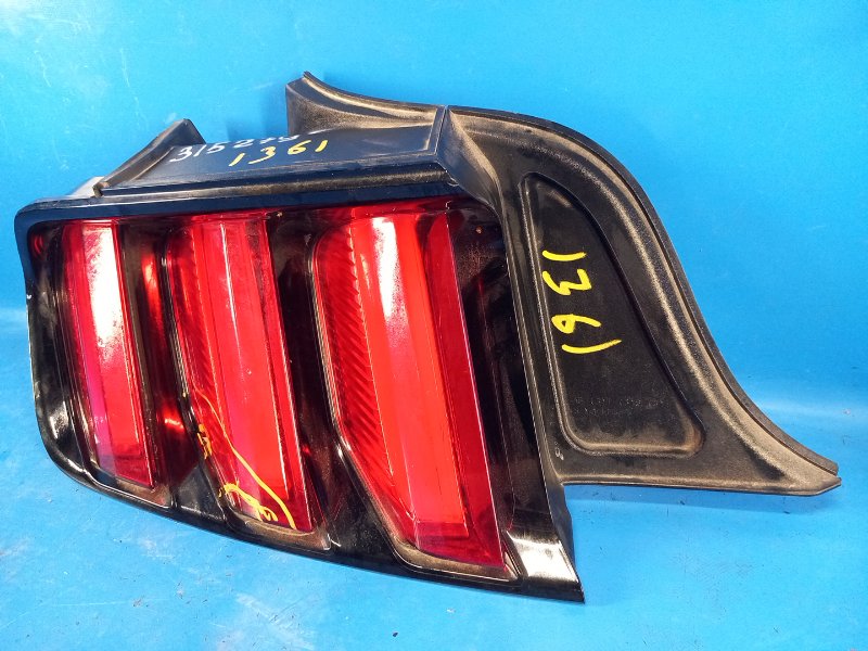 Фонарь наружный левый FORD MUSTANG 15- 3.7 C37PDED