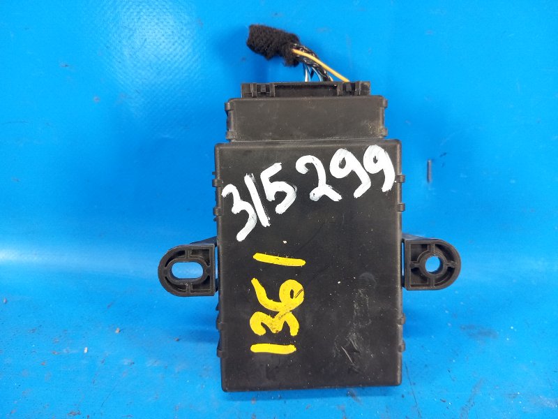 Блок управления корректора фар FORD MUSTANG 15- 2017 3.7 C37PDED HS7T13C148AC Б/У