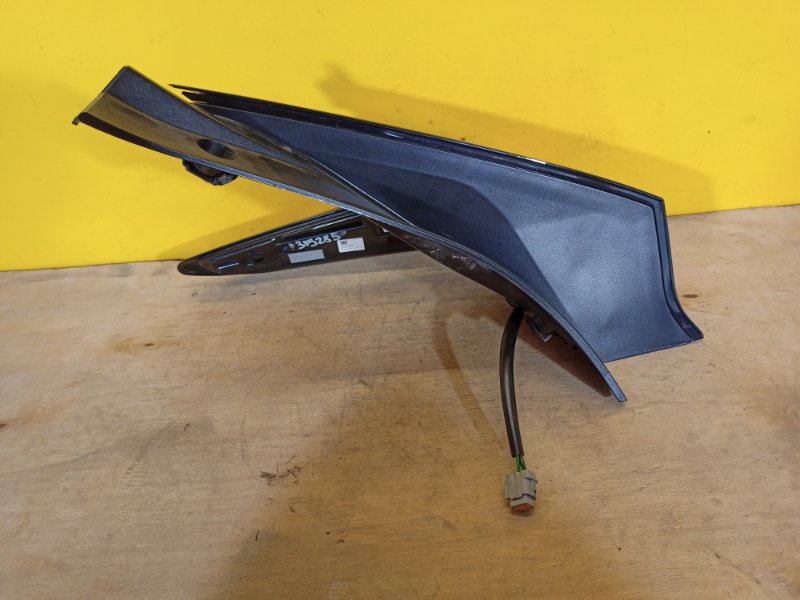 Фонарь наружный правый LEAF 18-