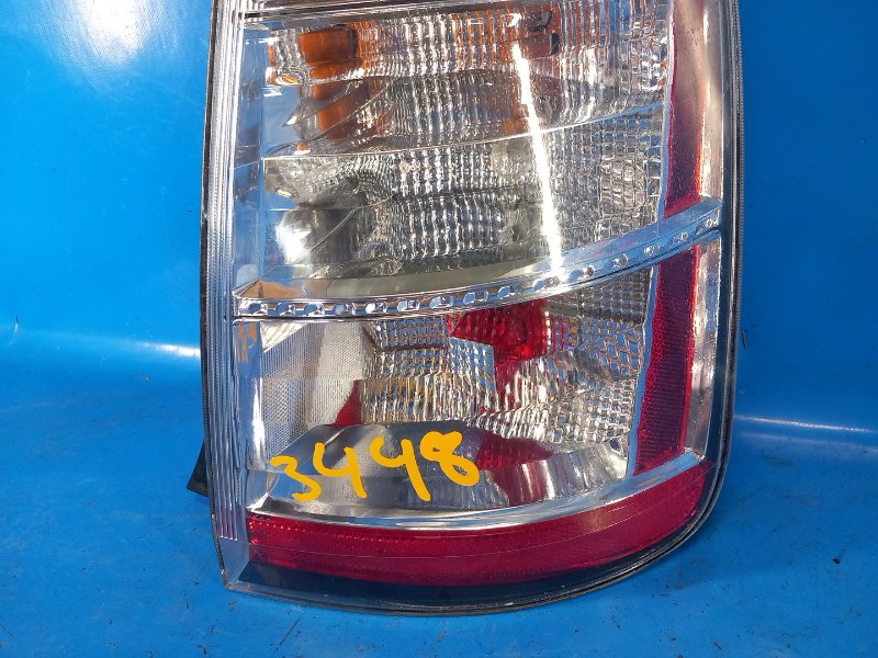 Фонарь наружный правый TOYOTA PRIUS - 20 03-11 1NZ-FXE 1.5L