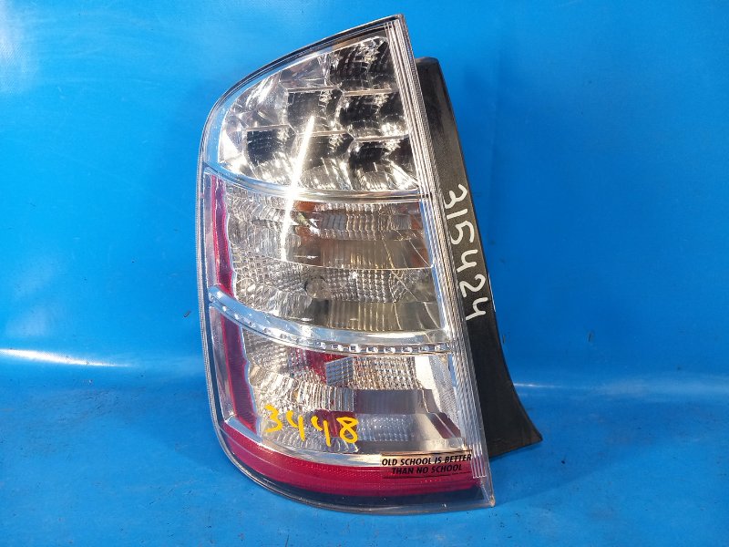 Запчасть фонарь наружный левый TOYOTA PRIUS - 20 03-11 2006 1NZ-FXE 1.5L 81561-47100 Б/У Фонарь наружный левый TOYOTA PRIUS - 20 03-11 2006 1NZ-FXE 1.5L 81561-47100 Б/У