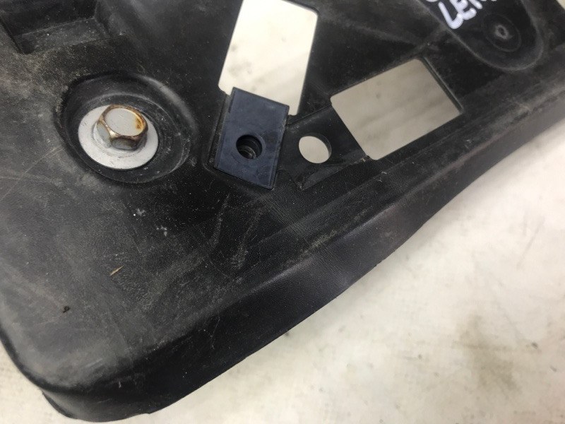 Площадка номерного знака LEAF 10-17