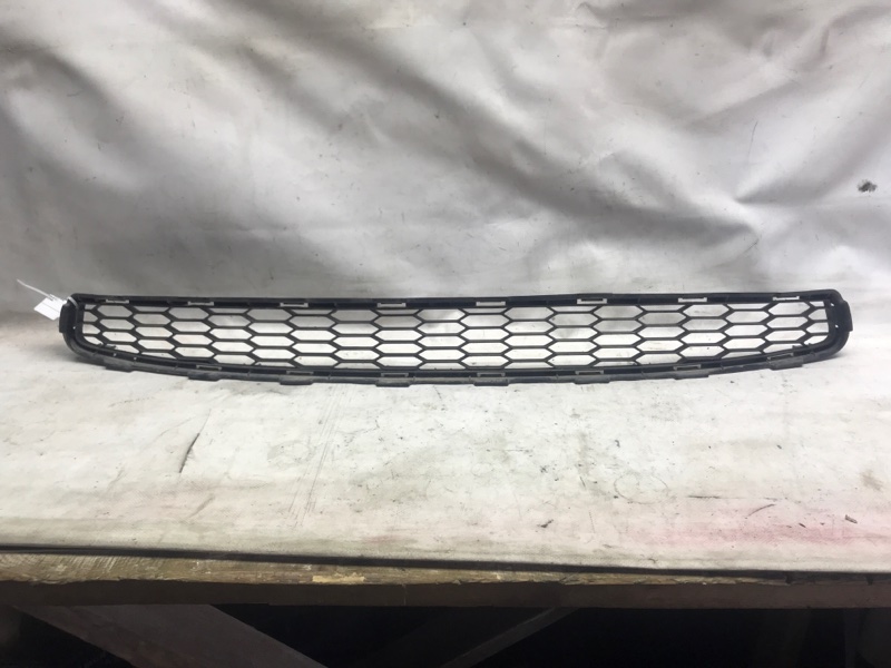 Решетка переднего бампера NISSAN LEAF 10-17 62256-3NA5A Б/У