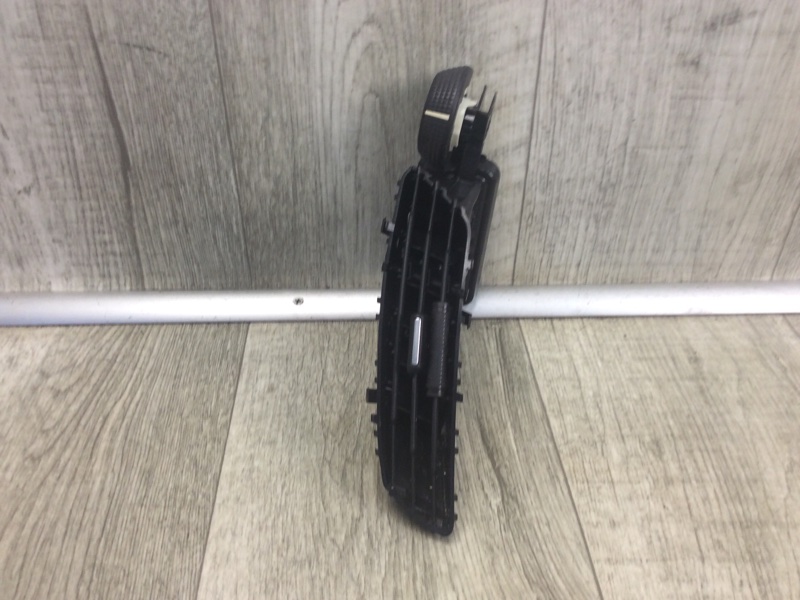 Дефлектор воздушный левый FORD ESCAPE 12-19 2018 TM2 2.5 T25HDEX GJ5Z-19893-DB Б/У