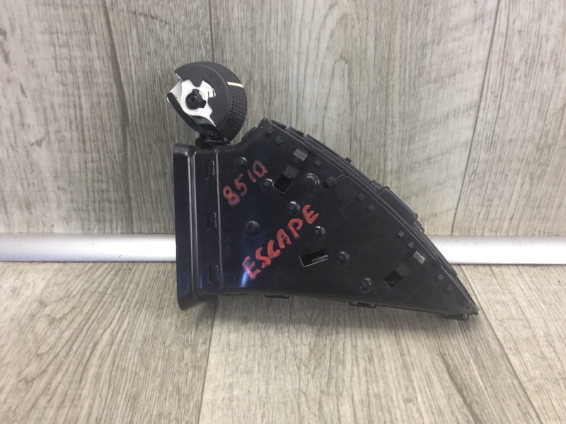 Дефлектор воздушный левый FORD ESCAPE 12-19 TM2 2.5 T25HDEX