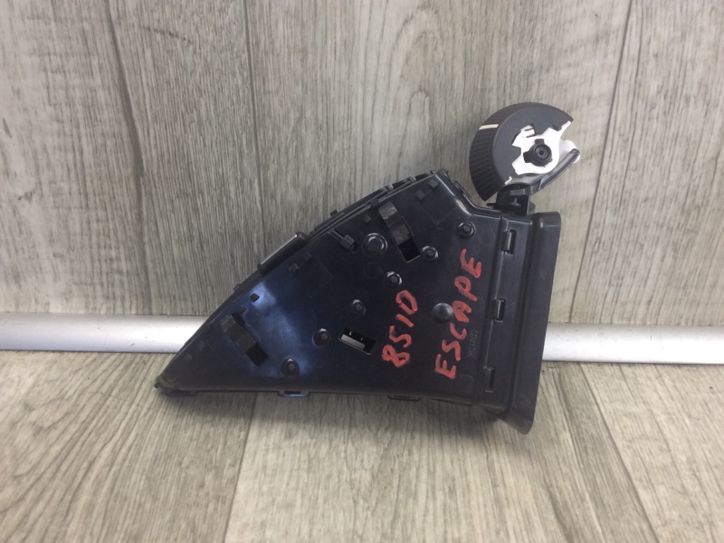 Дефлектор воздушный правый ESCAPE 12-19 2018 TM2 2.5 T25HDEX