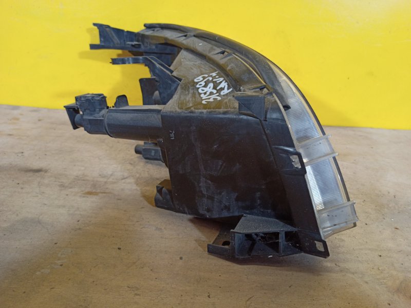 Фара левая RAV4 05-12