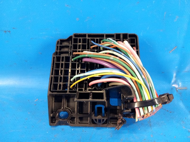 Блок предохранителей салон 3 BL 09-13 2009 2.5 L (L5-VE)