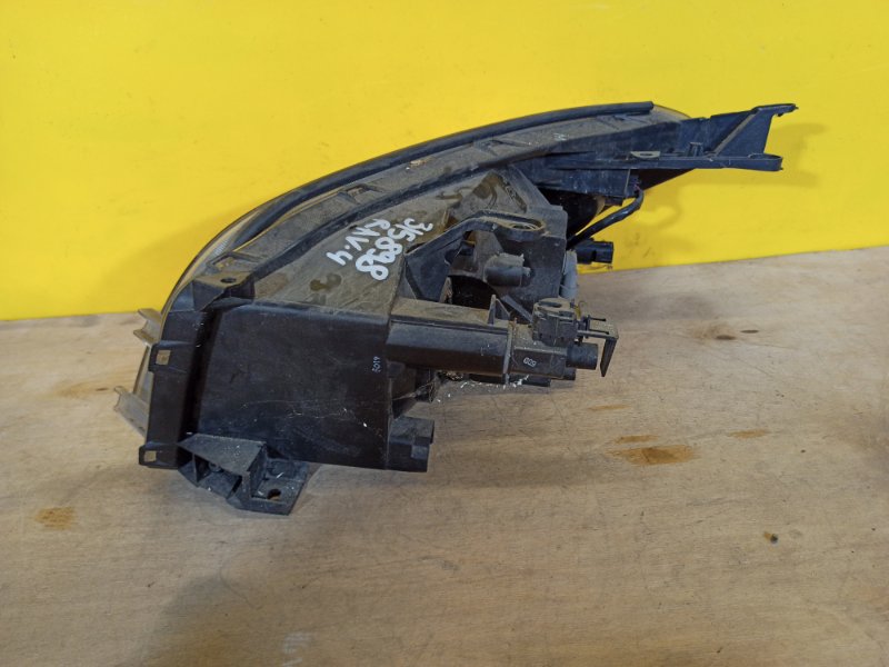 Фара правая RAV4 05-12