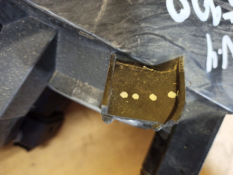 Фара левая RAV4 05-12