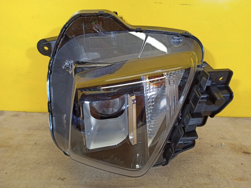 Запчасть фара левая HYUNDAI TUCSON NX4 20- 92101N7020 Б/У Фара левая HYUNDAI TUCSON NX4 20- 92101N7020 Б/У