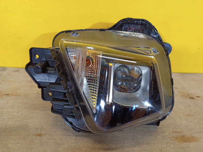 Запчасть фара правая HYUNDAI TUCSON NX4 20- 92102N7020 Б/У Фара правая HYUNDAI TUCSON NX4 20- 92102N7020 Б/У