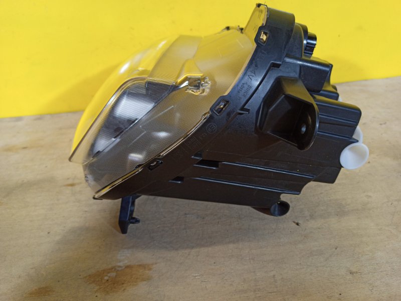 Фара правая HYUNDAI TUCSON NX4 20- Фара правая HYUNDAI TUCSON NX4 20-