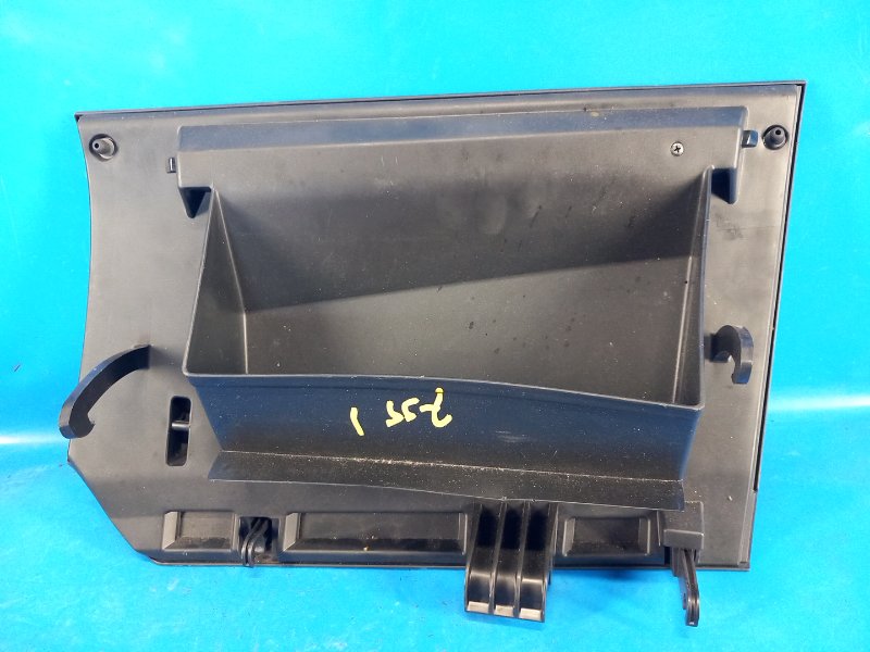 Бардачок 3 BL 09-13 2009 2.5 L (L5-VE)