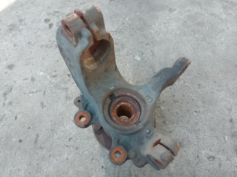 Запчасть кулак поворотный передний правый MAZDA 3 BL 09-13 2009 2.5 L (L5-VE) BBM2-33-021A Б/У Кулак поворотный передний правый MAZDA 3 BL 09-13 2009 2.5 L (L5-VE) BBM2-33-021A Б/У