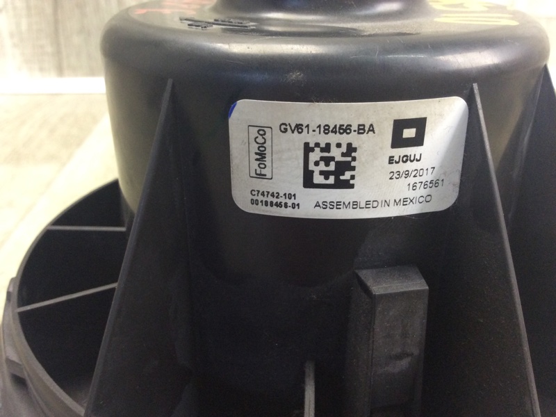 Моторчик печки FORD ESCAPE 12-19 TM2 2.5 T25HDEX