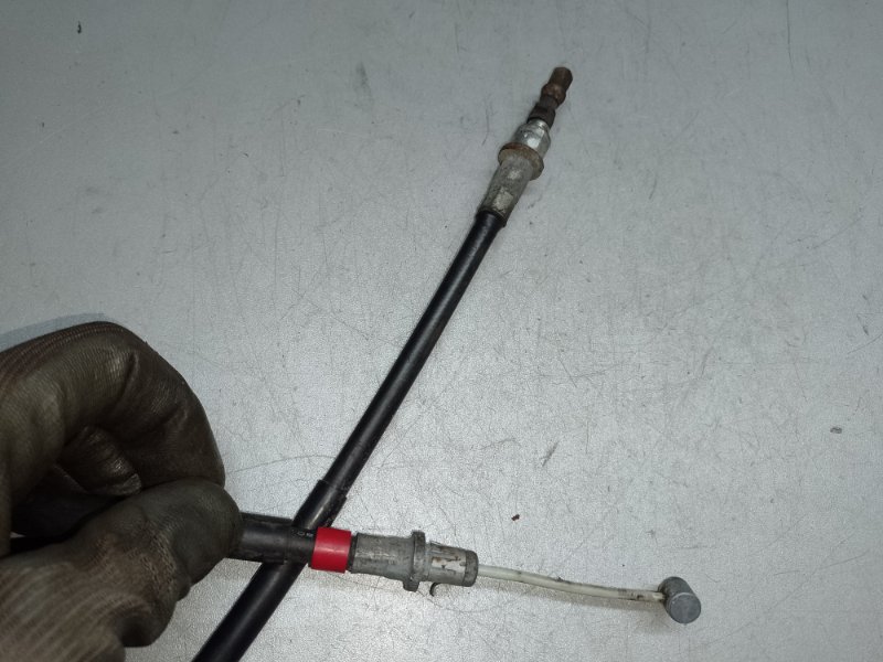 Трос стояночного тормоза левый 3 BL 09-13 2009 2.5 L (L5-VE)