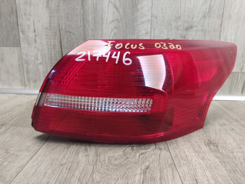Фонарь наружный задний правый FORD FOCUS 10-18 2016 CB8 2.0 XQDA F1EZ-13404-B Б/У