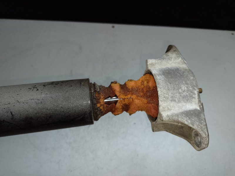 Амортизатор задний MAZDA 3 BL 09-13 2.5 L (L5-VE) Амортизатор задний MAZDA 3 BL 09-13 2.5 L (L5-VE)