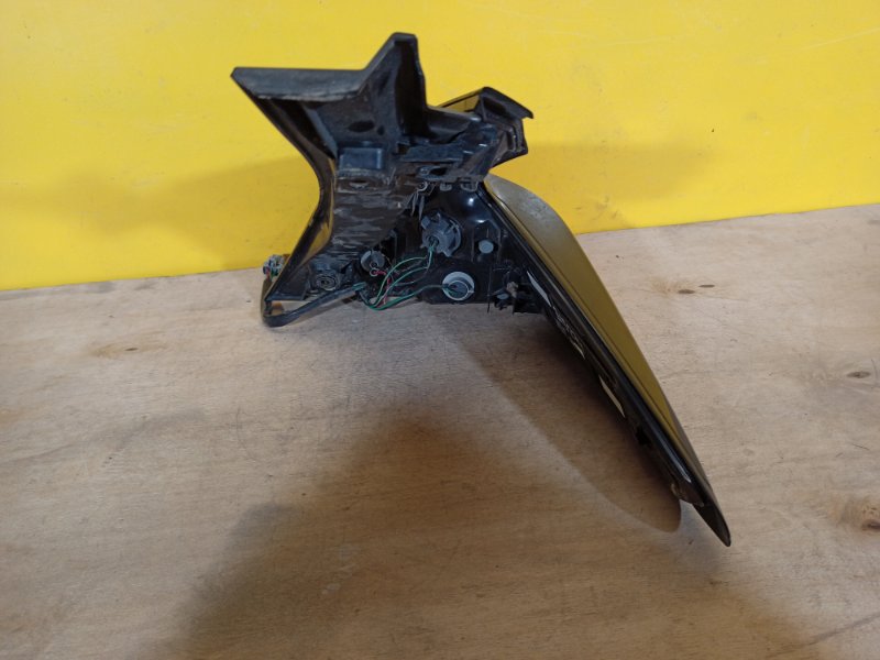 Фонарь наружный левый LEAF 18-