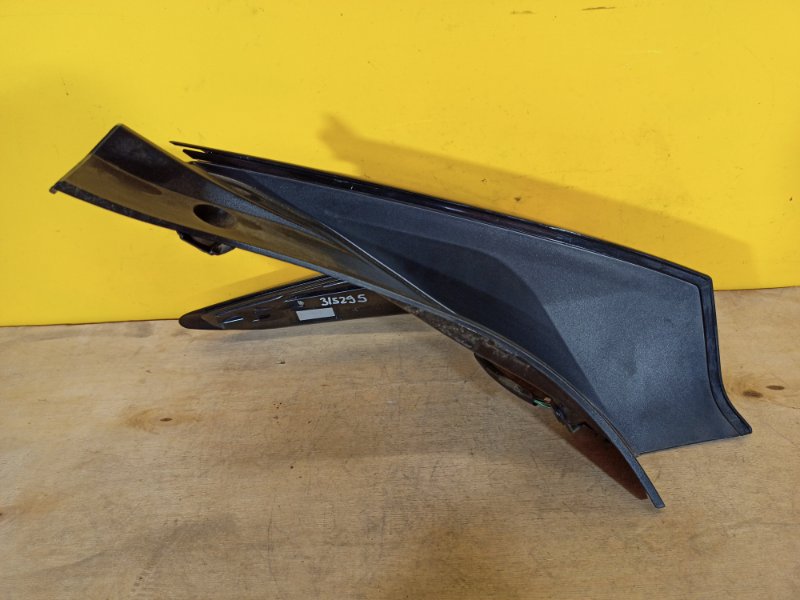 Фонарь наружный правый LEAF 18-