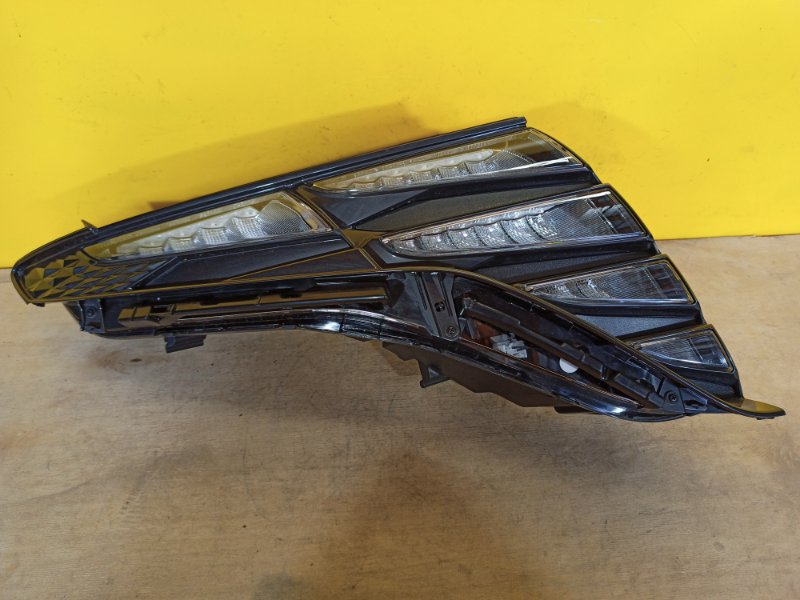 Дневной ходовой огонь правый HYUNDAI TUCSON NX4  20- 92208N7100 Б/У