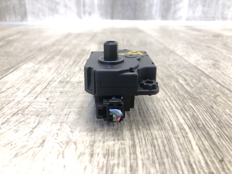 Моторчик заслонки печки QASHQAI/ROGUE SPORT 14- 2020 J11 2.0L MR20DD