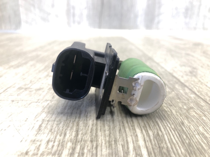 Резистор вентилятора радиатора NISSAN QASHQAI/ROGUE SPORT 14- J11 2.0L MR20DD