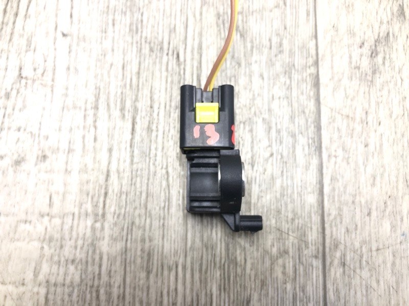 Датчик удара задний правый NISSAN QASHQAI/ROGUE SPORT 14- J11 2.0L MR20DD