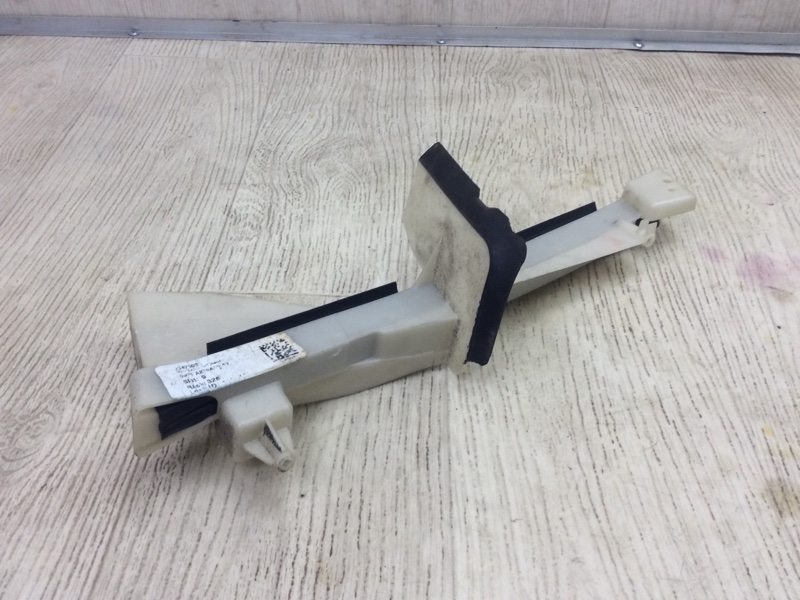 Направляющая стекла двери передняя левая FORD ESCAPE 12-19 TM2 2.5 T25HDEX