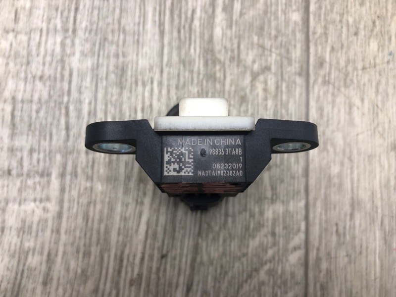 Датчик удара передний левый QASHQAI/ROGUE SPORT 14- 2020 J11 2.0L MR20DD