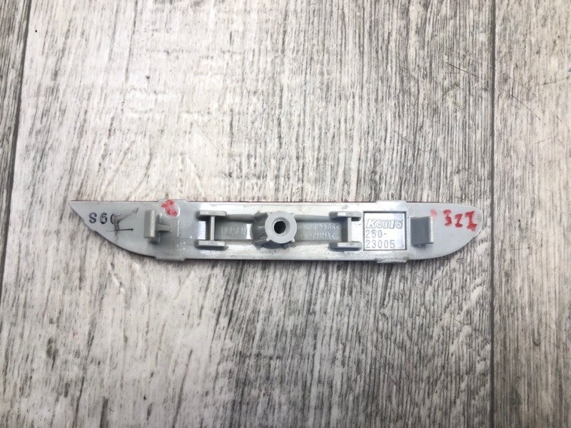 Катафот L левый задний NISSAN QASHQAI/ROGUE SPORT 14- J11 2.0L MR20DD