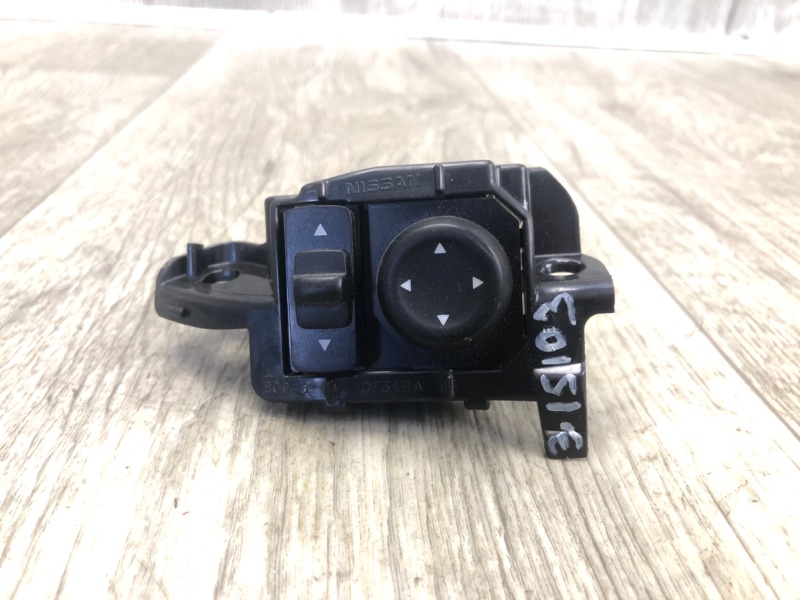 Блок управления зеркалами NISSAN QASHQAI/ROGUE SPORT 14- 2020 J11 2.0L MR20DD 25570-3VA1A Б/У