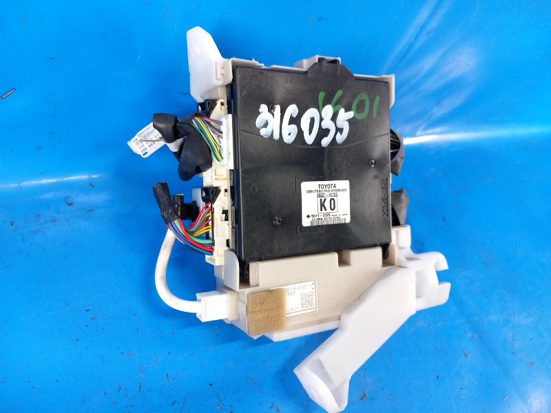 Блок электронный TOYOTA PRIUS - 30 09-17 ZVW30