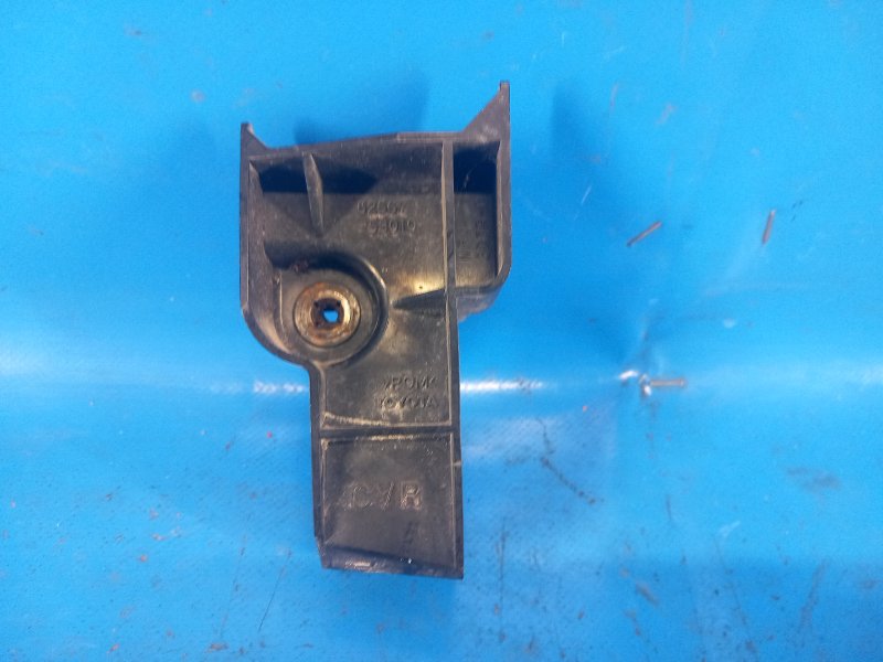 Кронштейн заднего бампера правый LEXUS IS250/350 05-13 2009 GSE21L 3.5 2GR-FSE 5256753010 Б/У