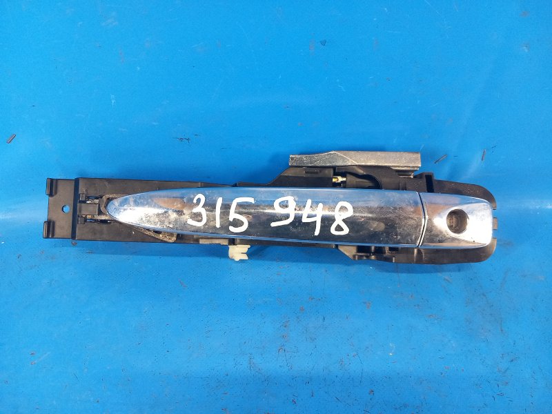 Запчасть ручка двери наружная передняя левая NISSAN SENTRA B17 12-21 2015 B17 1.8 MRA8DE 82640-9N00A Б/У Ручка двери наружная передняя левая NISSAN SENTRA B17 12-21 2015 B17 1.8 MRA8DE 82640-9N00A Б/У