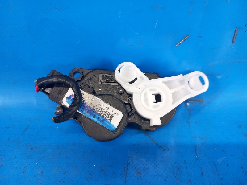 Моторчик заслонки печки SENTRA B17 12-21 2015 B17 1.8 MRA8DE Моторчик заслонки печки SENTRA B17 12-21 2015 B17 1.8 MRA8DE