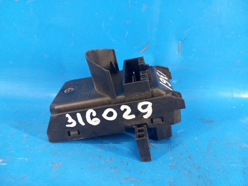 Запчасть блок электронный FORD MUSTANG 15- 2017 3.7 C37PDED QR3T14F642AA Б/У Блок электронный FORD MUSTANG 15- 2017 3.7 C37PDED QR3T14F642AA Б/У