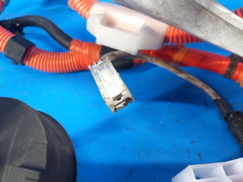 Проводка высоковольтной батареи PRIUS - 30 09-17 2010 ZVW30