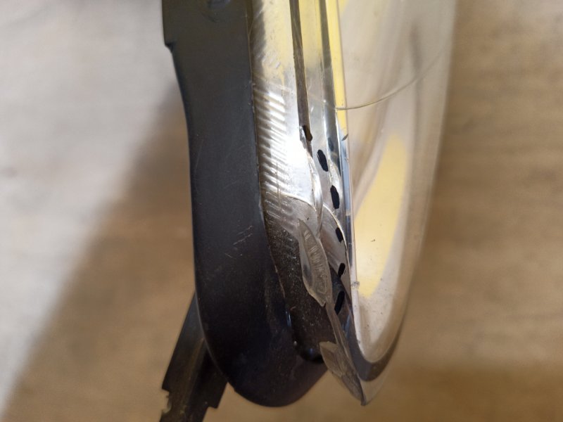 Фара правая AURIS 06-12