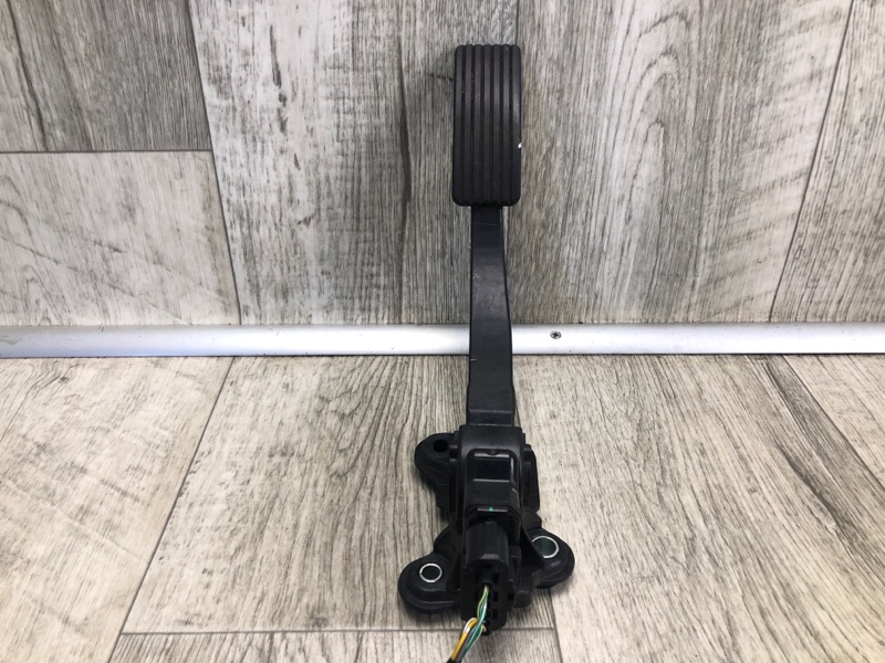 Педаль газа MITSUBISHI OUTLANDER XL 05-13 2.4 4B12