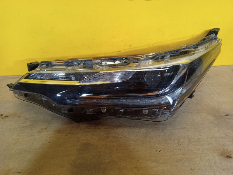 Фара левая TOYOTA COROLLA 12-19 E180 8115002L70 Б/У