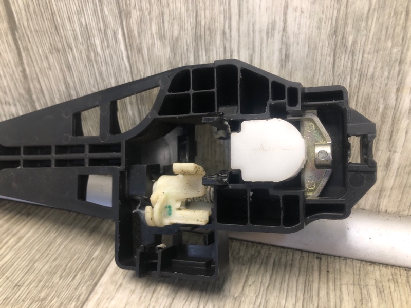 Кронштейн ручки двери задний левый FIAT 500L (330) 12-17 HATCHBACK 1.4 16V TURBO Кронштейн ручки двери задний левый FIAT 500L (330) 12-17 HATCHBACK 1.4 16V TURBO