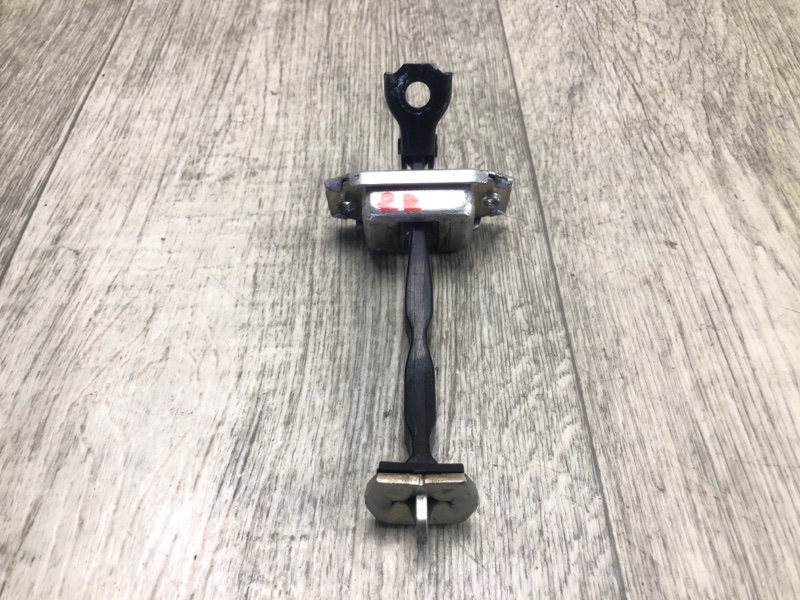 Ограничитель двери задний правый NISSAN QASHQAI/ROGUE SPORT 14- J11 2.0L MR20DD