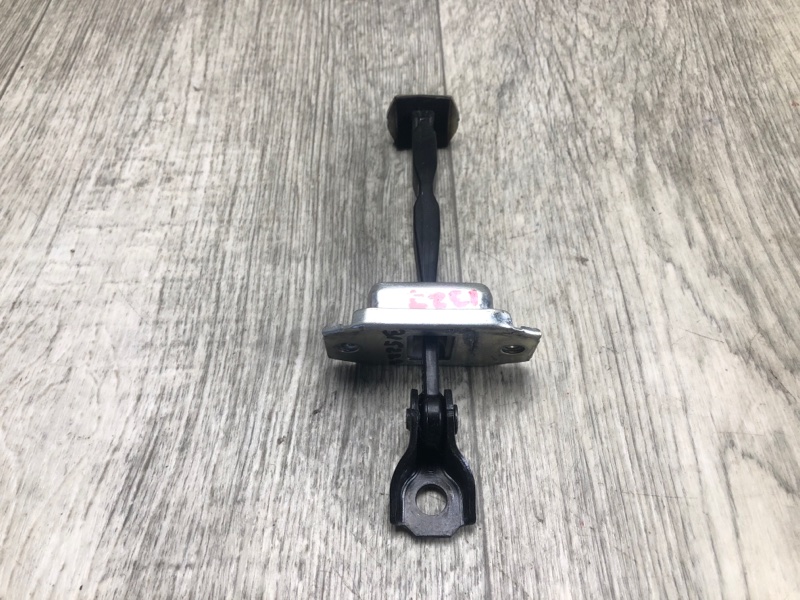 Ограничитель двери задний правый QASHQAI/ROGUE SPORT 14- 2020 J11 2.0L MR20DD