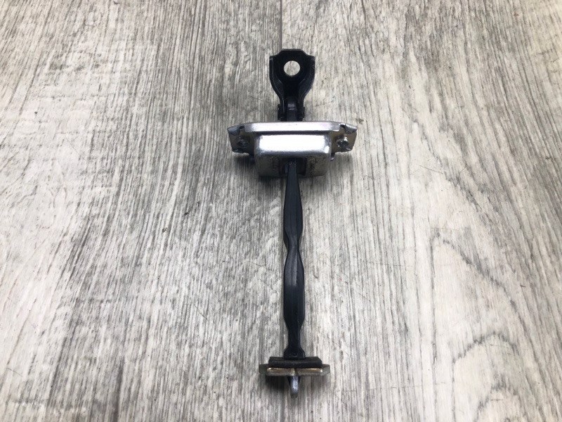 Ограничитель двери задний левый NISSAN QASHQAI/ROGUE SPORT 14- 2020 J11 2.0L MR20DD 82430-4EA0A Б/У