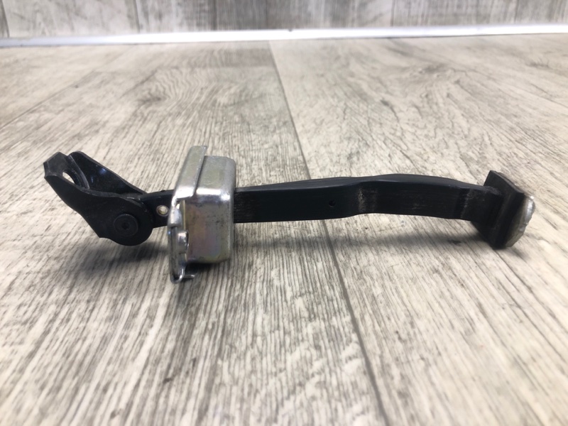 Ограничитель двери задний левый QASHQAI/ROGUE SPORT 14- 2020 J11 2.0L MR20DD