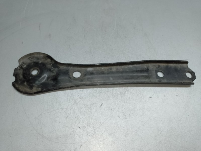 Крепление балки подвески заднее правое TLX 14-17 2016 2.4 K24W7 Крепление балки подвески заднее правое TLX 14-17 2016 2.4 K24W7